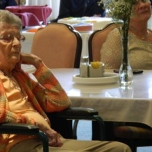 Resident Spotlight: Miriam Mackert celebrates her 100th birthday with family