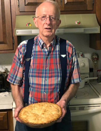 Ken Stoner of Etters holding a pie
